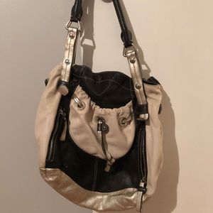 B. Makowsky handbag